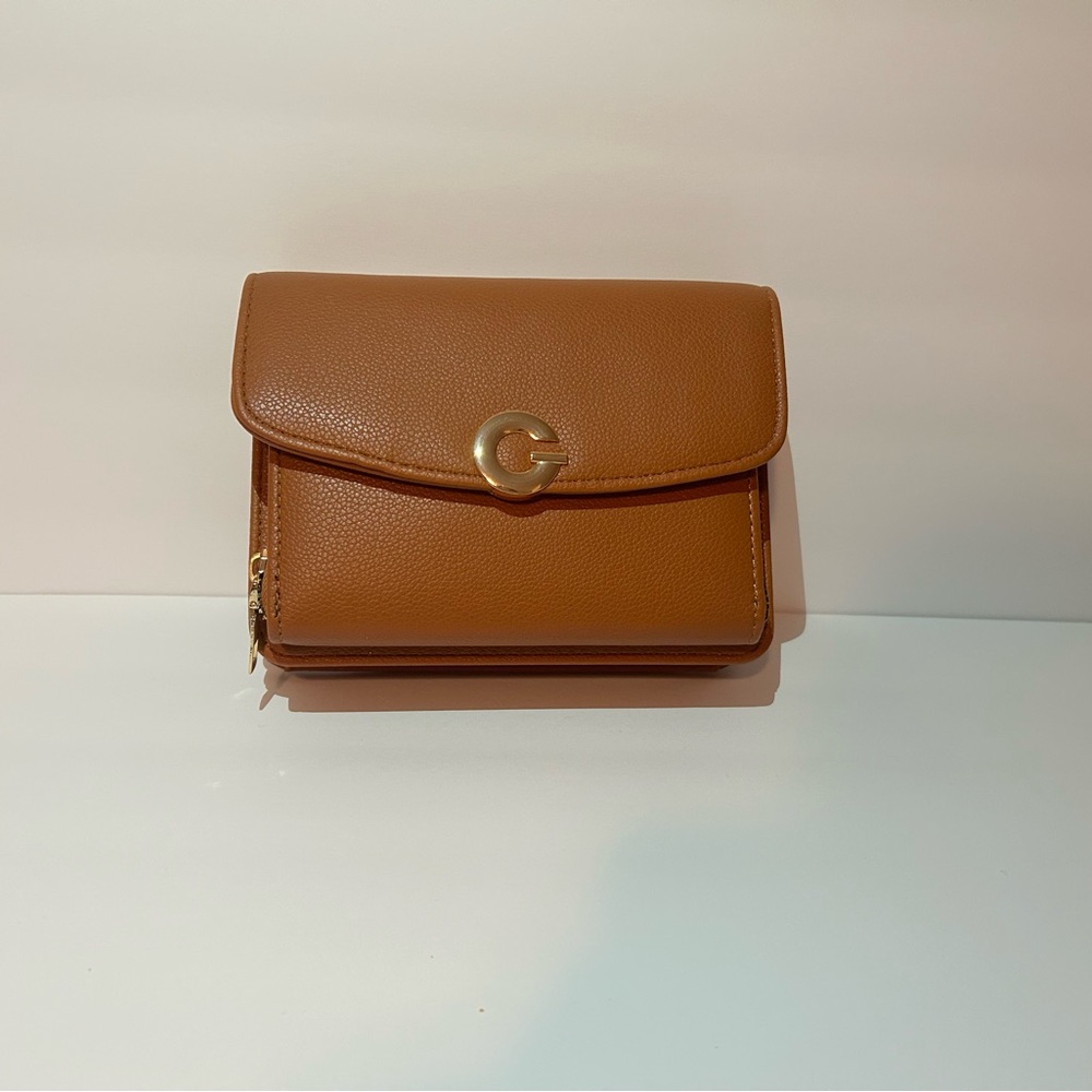 Elegant Tan Women's Crossbody with wristlet